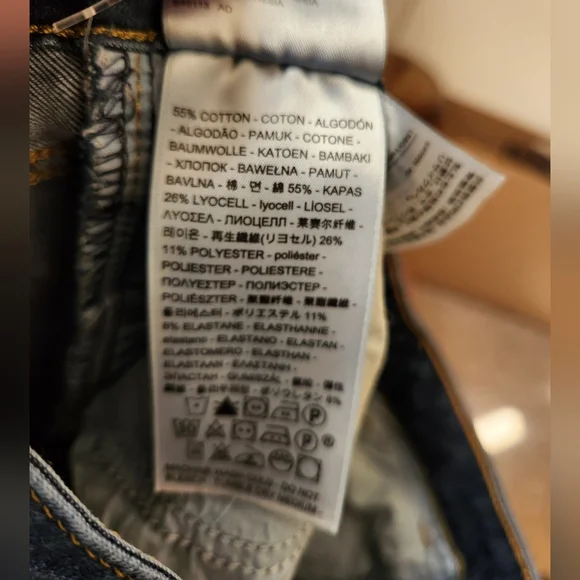 Levi's- 721 High Rise Skinny - Picture 8 of 8